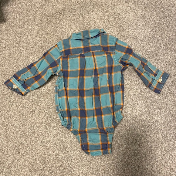 2/$15 NWT baby long sleeve button up 6-12 month - Picture 3 of 3